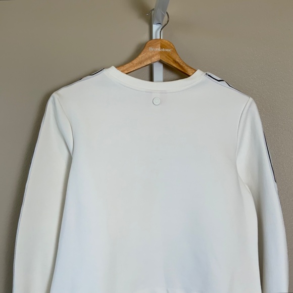 Hunter x Target Chainlink Sleeve Pullover Cropped Top - Picture 13 of 16